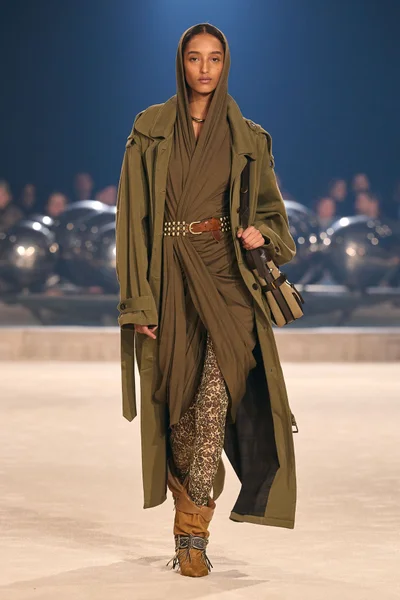 Look 3